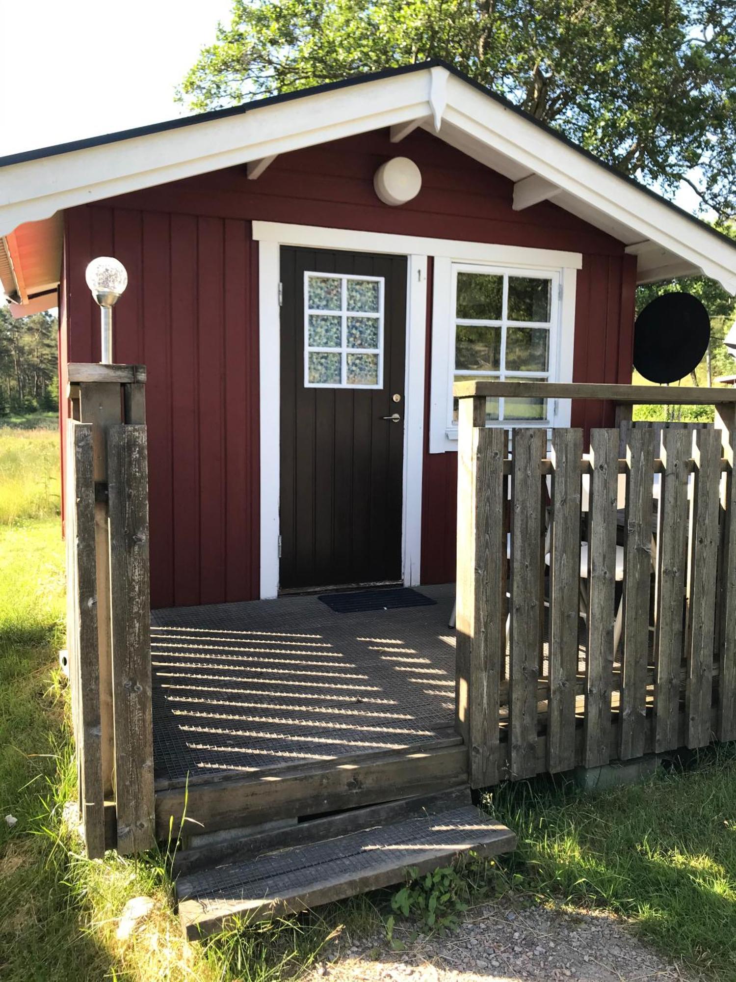 Bjoersjoeas Vildmark - Small Camping Cabin Close To Nature Olofstorp Kültér fotó